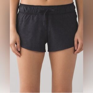 Lululemon Reversible Double Time Short (3") Polar pink black reversible size 8